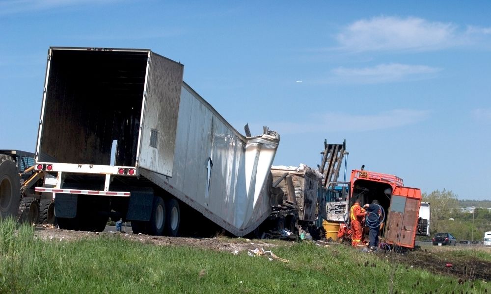 Panel Buy Commercial Truck Accident Img